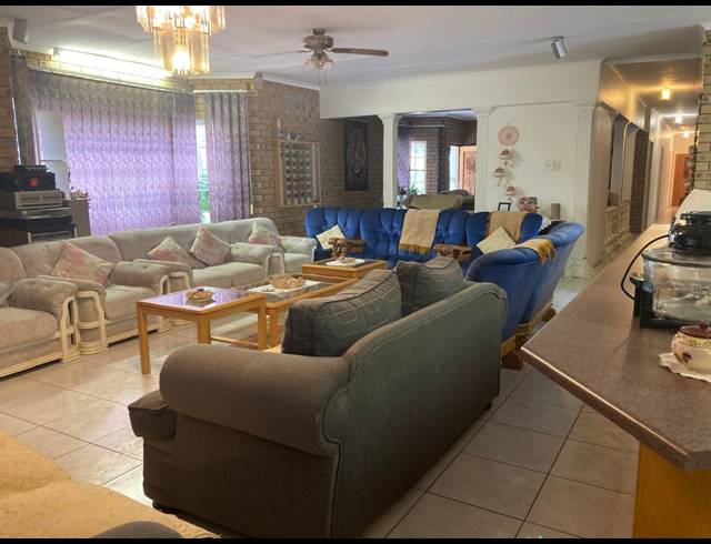 5 BEDROOM HOUSE FOR SALE IN CASHAN